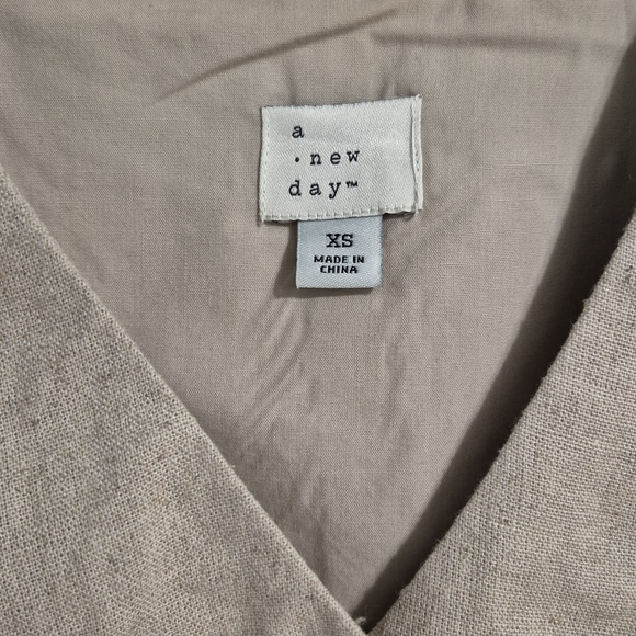 a new day Linen Blend Tan V-Neck Vest, NWOT - Picture 3 of 7